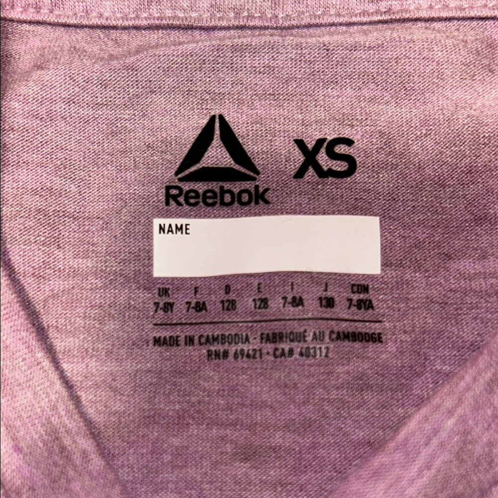 🧡4/$20🧡Cropped Reebok Graphic Tee - Picture 2 of 3